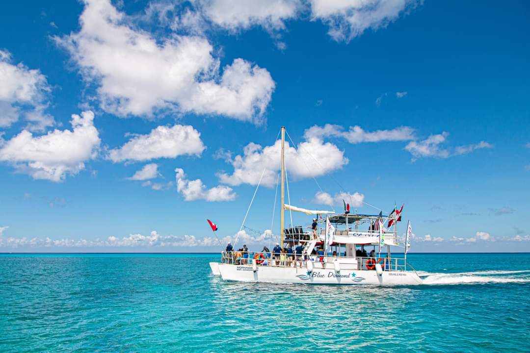 Catamaran to El Cielo